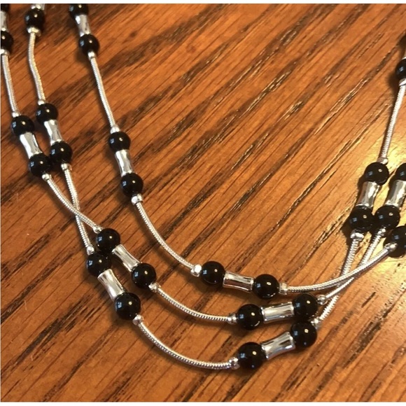 NWT Nine and Company Beaded 3-strand choker Necklace - Picture 4 of 4